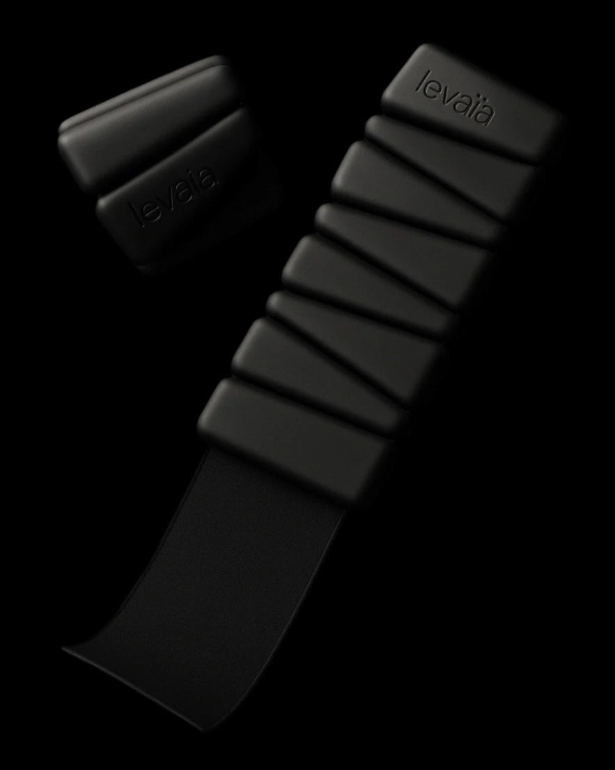 levaïa loops - pilates wrist & ankle weights in classic blush