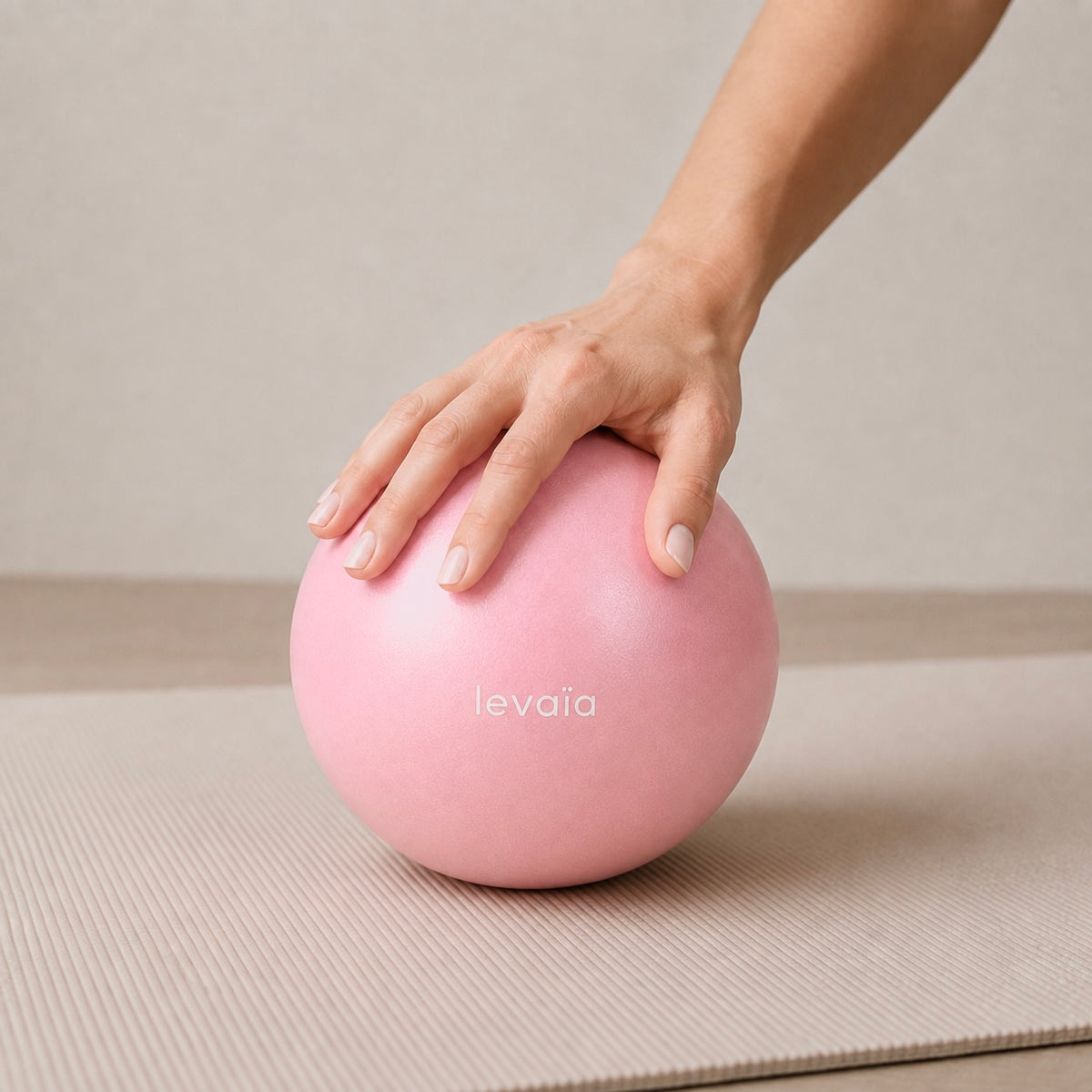 levaïa luna ball in classic blush