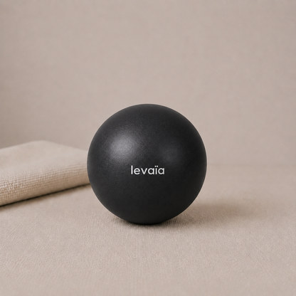 levaïa lineup in classic noir