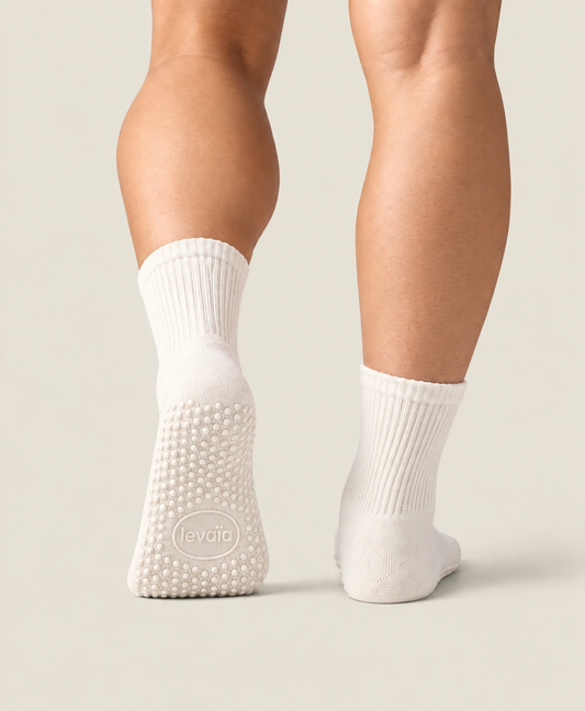 (pre-order only) white grip socks