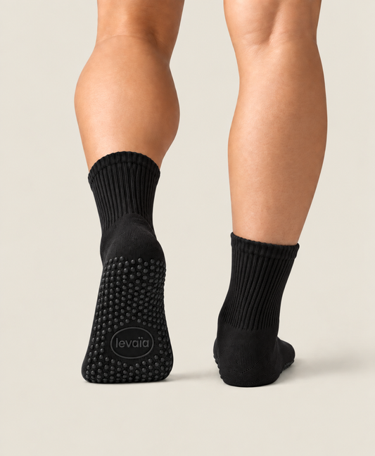 (pre-order only) black grip socks